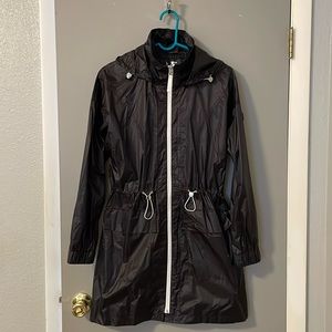 London Fog woman’s black hooded raincoat/windbreaker size S